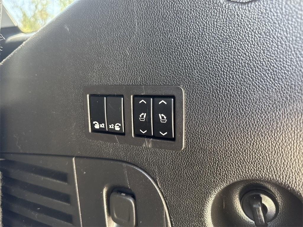 used 2020 Cadillac Escalade car, priced at $40,804