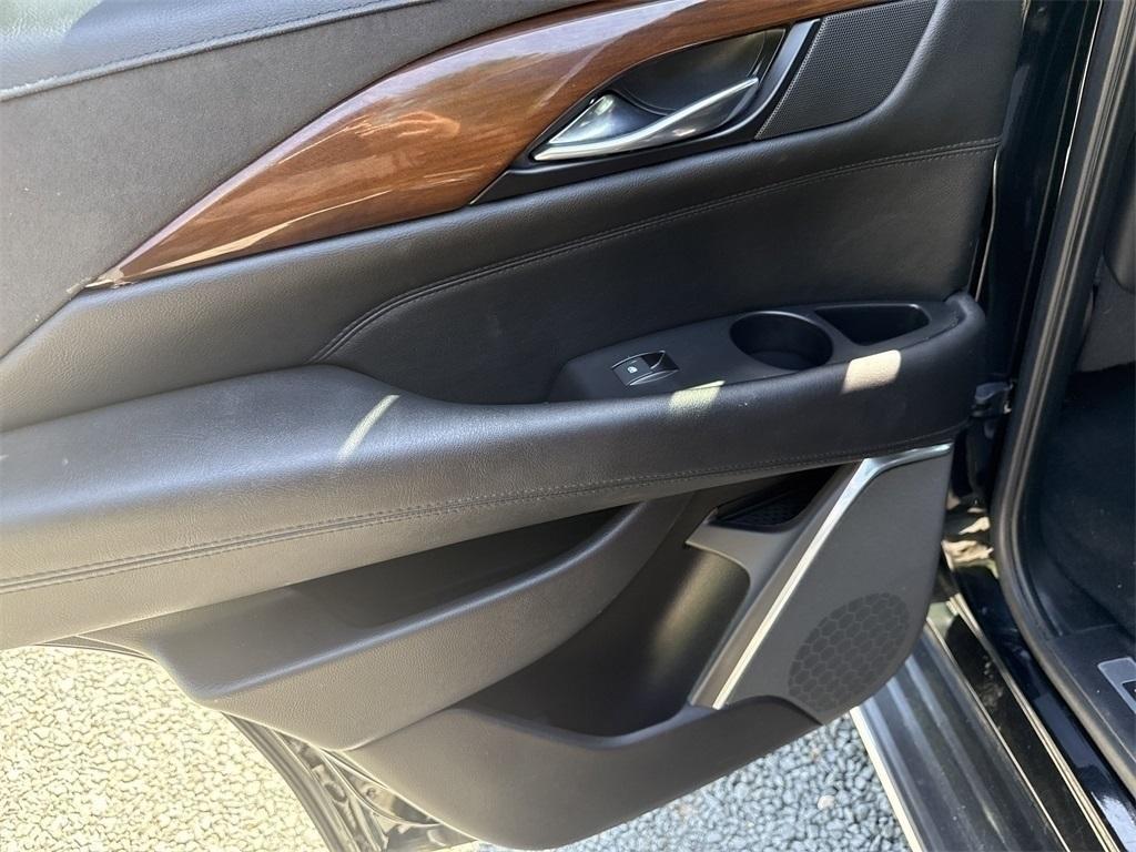 used 2020 Cadillac Escalade car, priced at $40,804