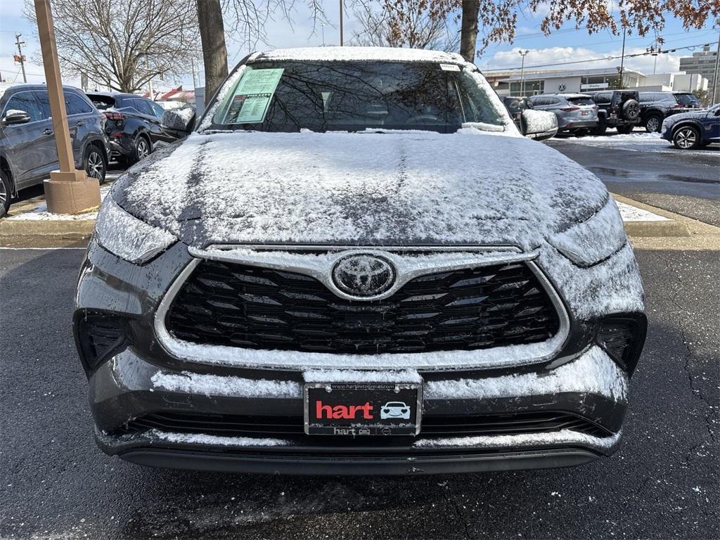 used 2021 Toyota Highlander car, priced at $29,500