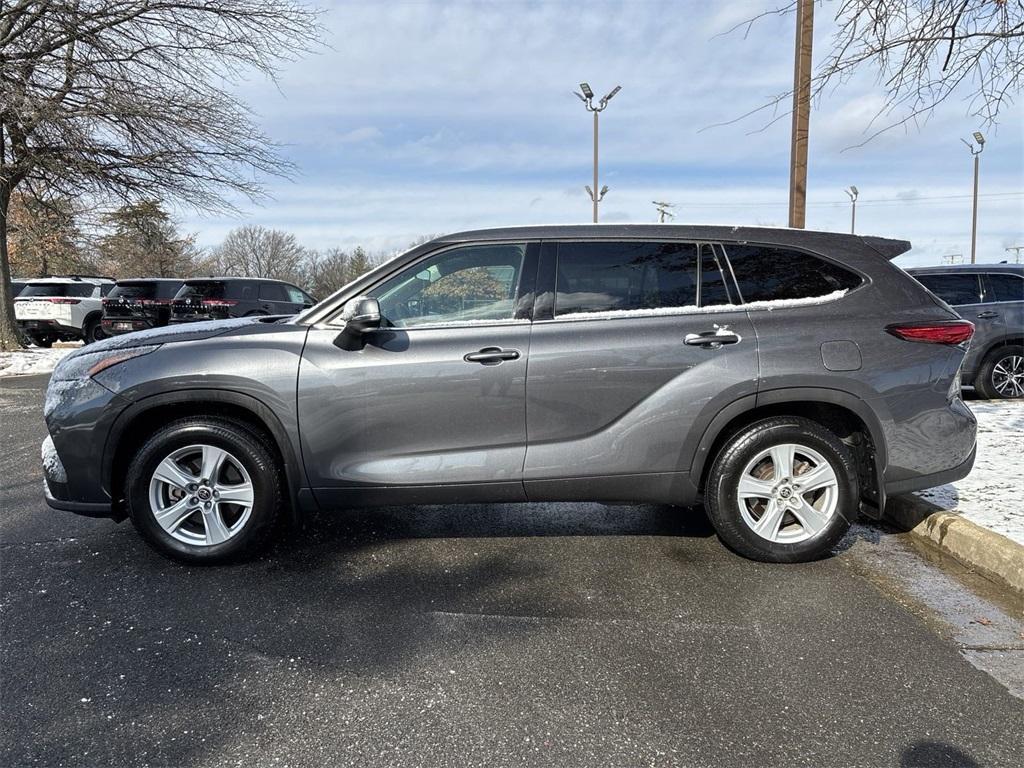 used 2021 Toyota Highlander car, priced at $29,500