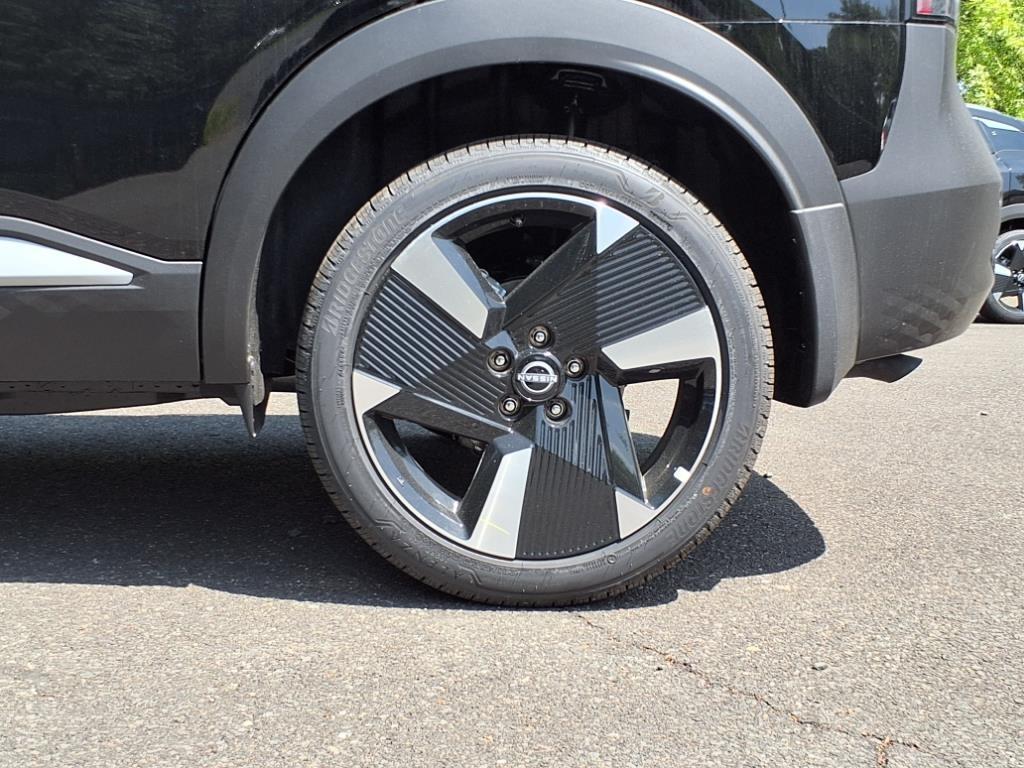 new 2025 Nissan Kicks car, priced at $28,334