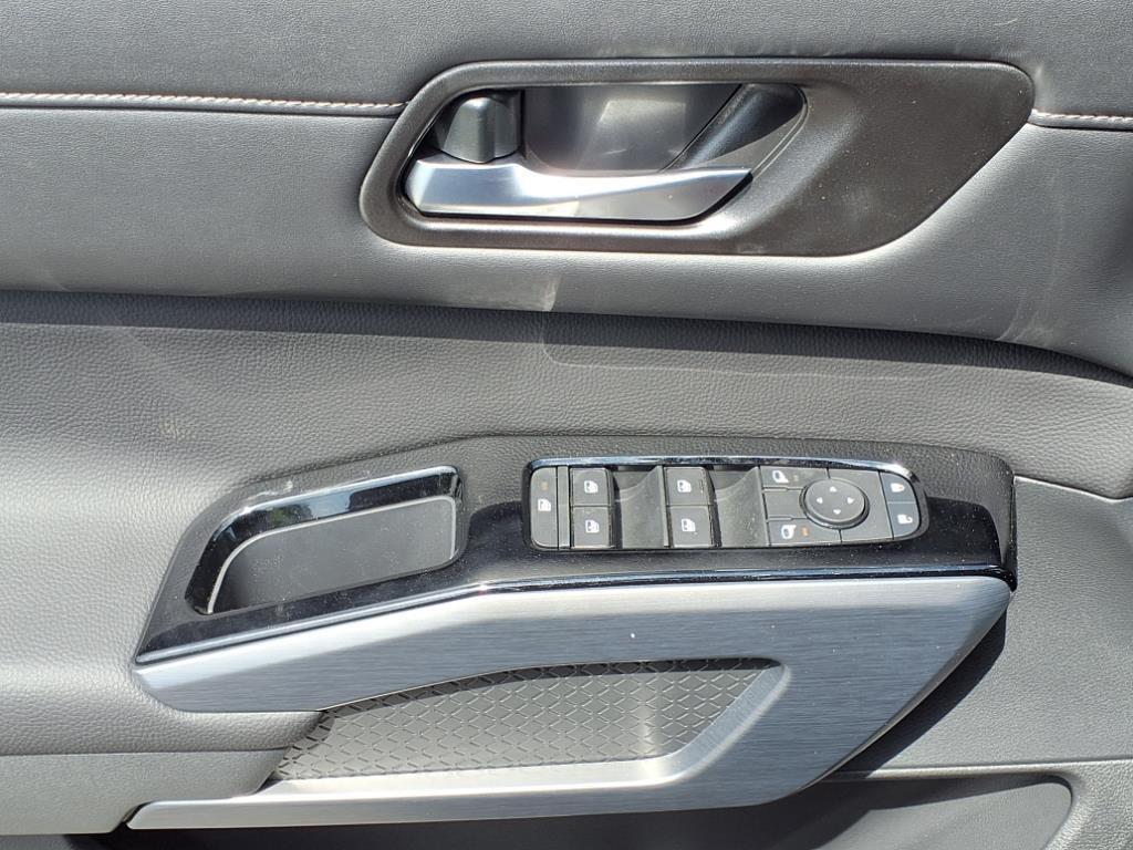 new 2025 Nissan Pathfinder car, priced at $41,396