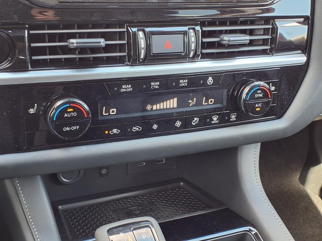 new 2025 Nissan Pathfinder car, priced at $41,396