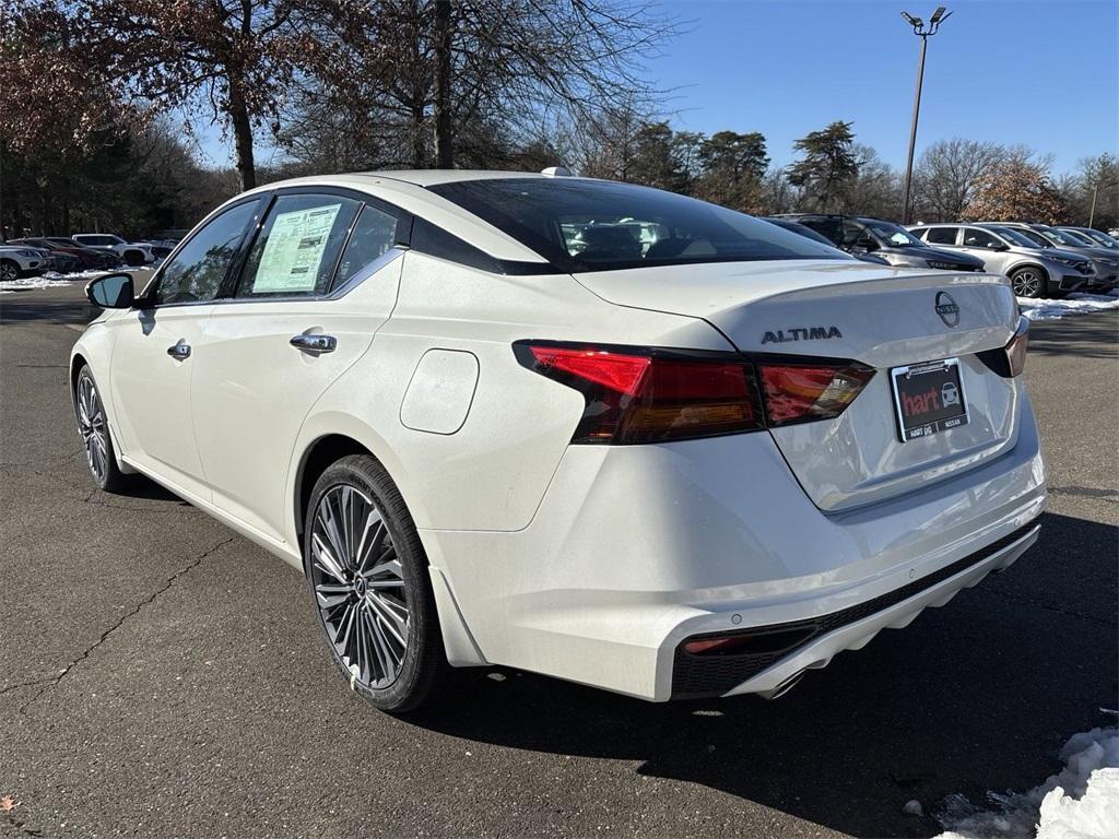 new 2025 Nissan Altima car