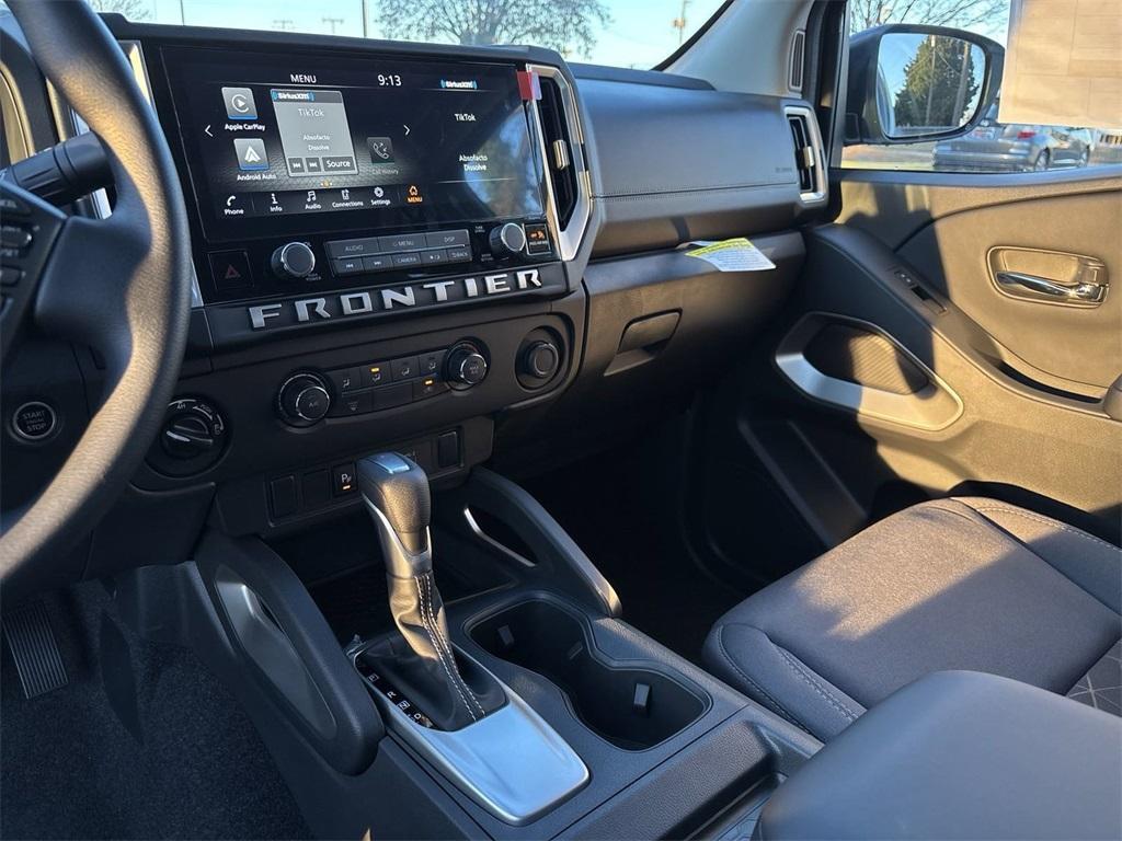 new 2025 Nissan Frontier car