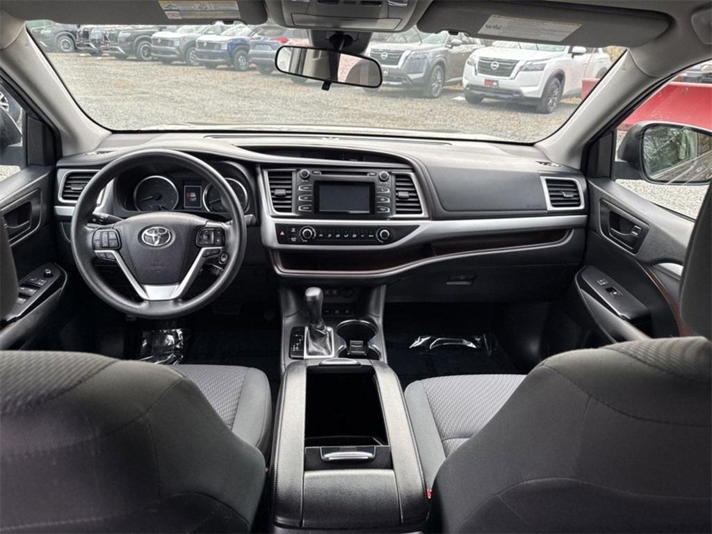 used 2019 Toyota Highlander car, priced at $26,807
