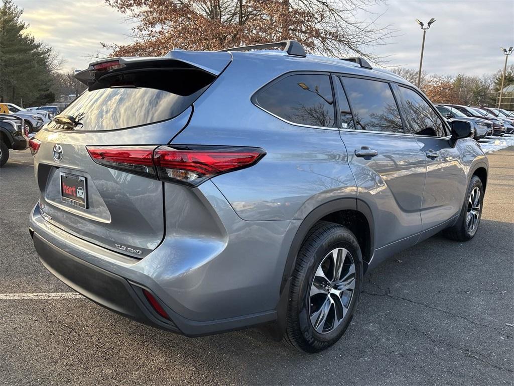 used 2021 Toyota Highlander car, priced at $34,500