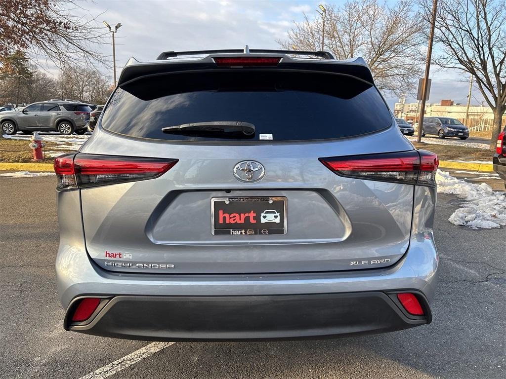 used 2021 Toyota Highlander car, priced at $34,500