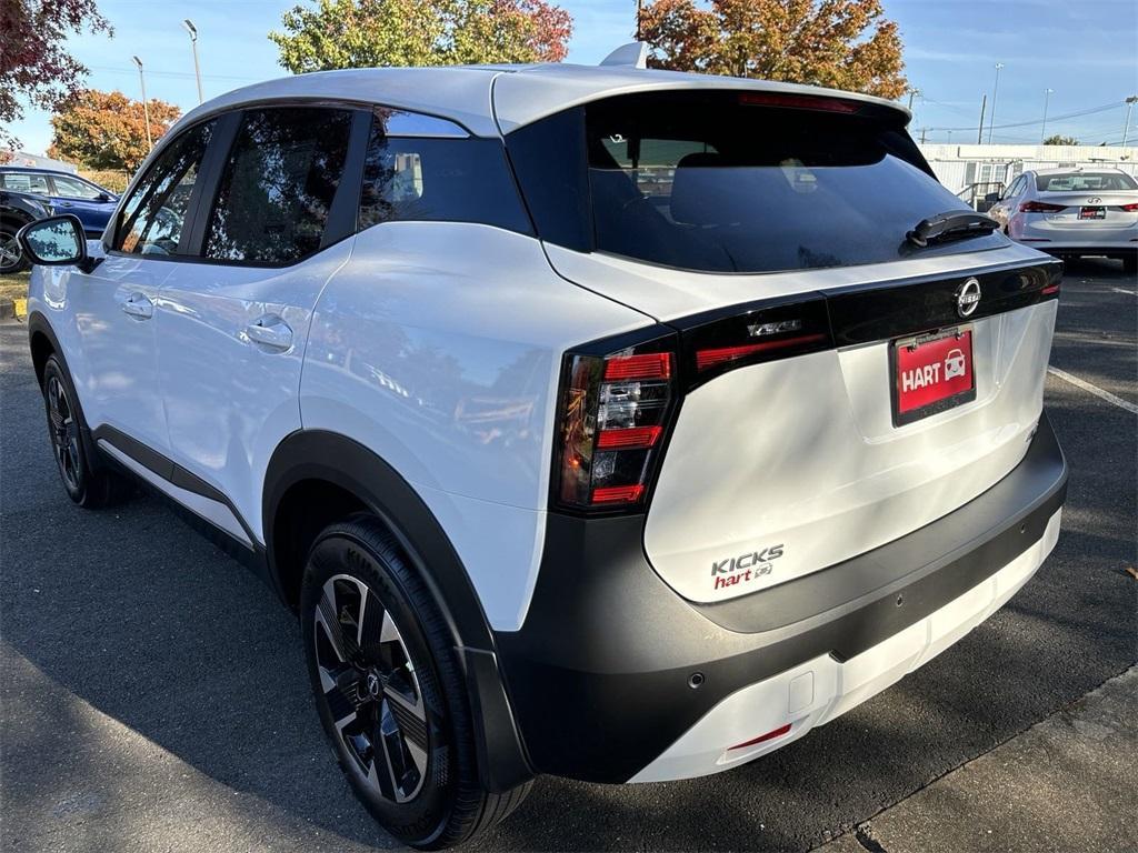 new 2025 Nissan Kicks car