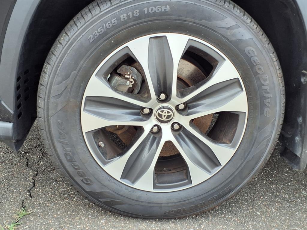 used 2023 Toyota Highlander car, priced at $37,272