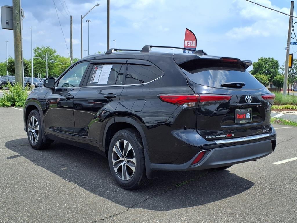 used 2023 Toyota Highlander car, priced at $37,272