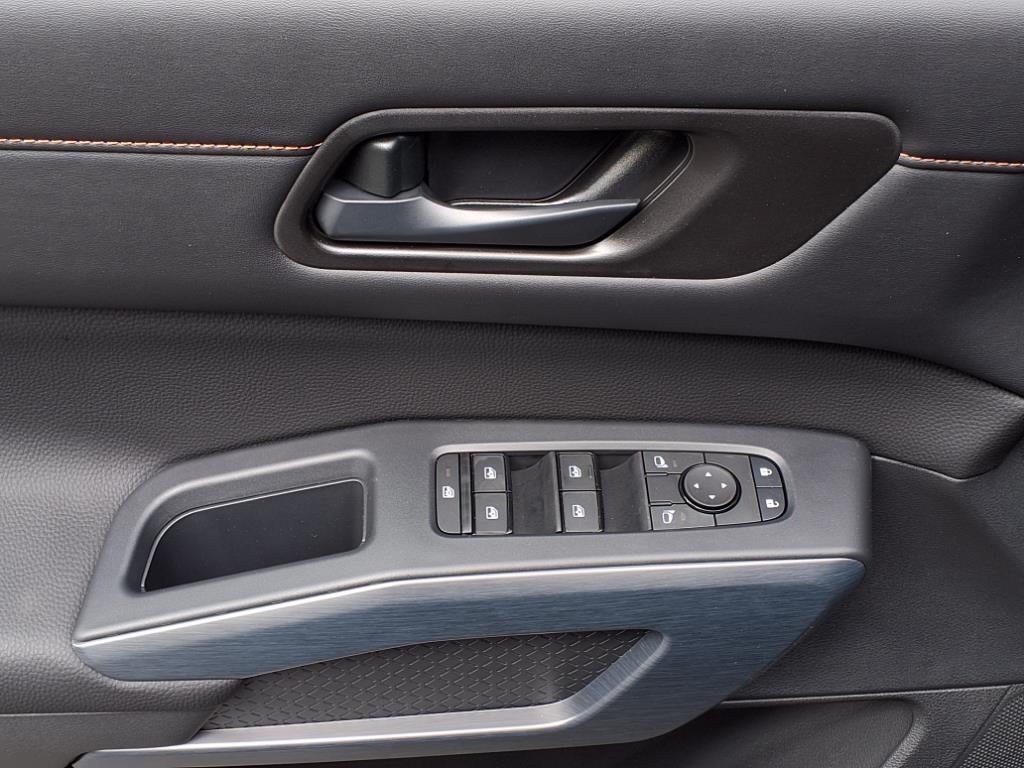 new 2025 Nissan Pathfinder car, priced at $40,500