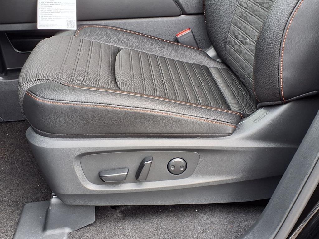 new 2025 Nissan Pathfinder car, priced at $40,500