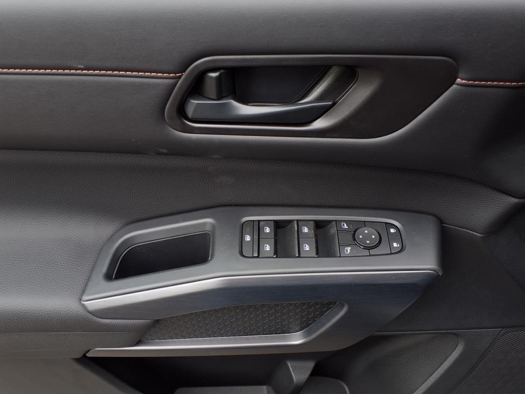 new 2025 Nissan Pathfinder car, priced at $40,500