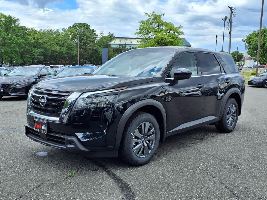 new 2025 Nissan Pathfinder car, priced at $34,718