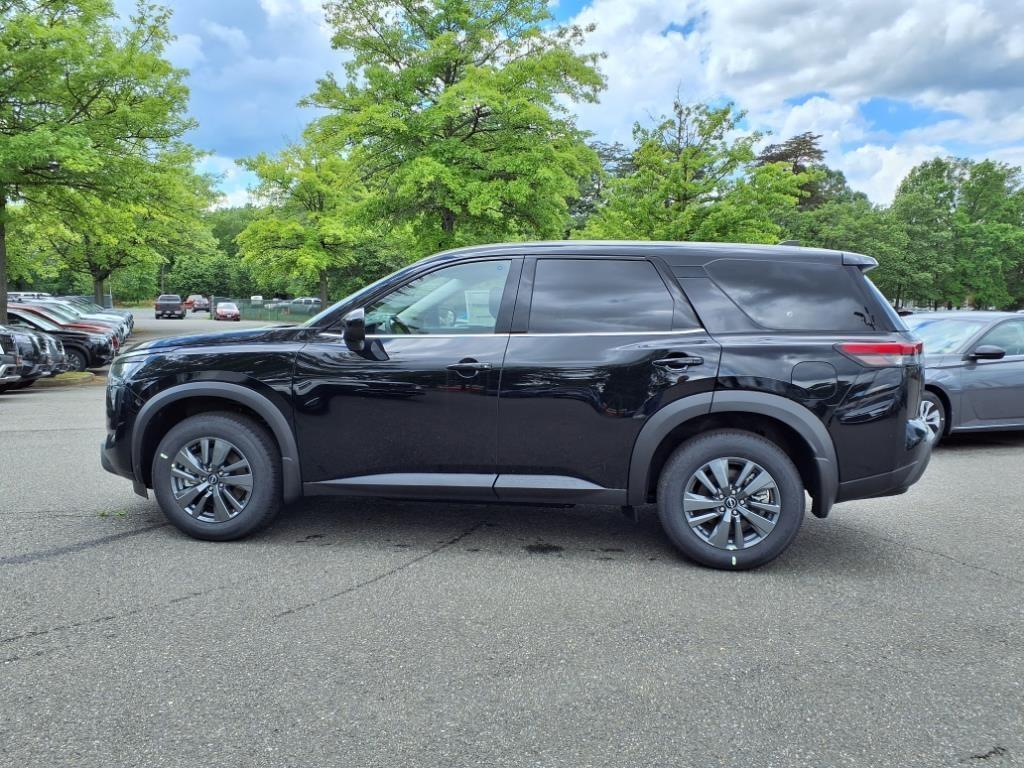 new 2025 Nissan Pathfinder car, priced at $34,718