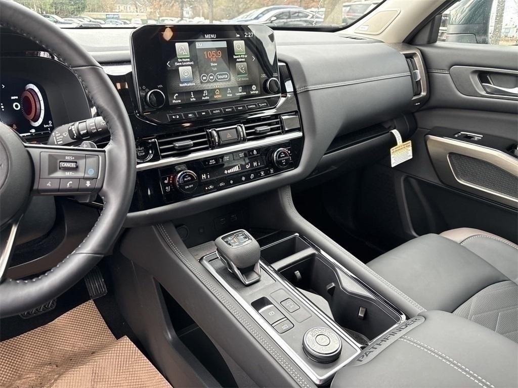 new 2025 Nissan Pathfinder car, priced at $46,923