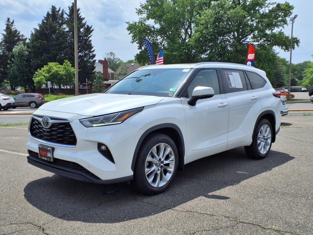 used 2022 Toyota Highlander car, priced at $38,948
