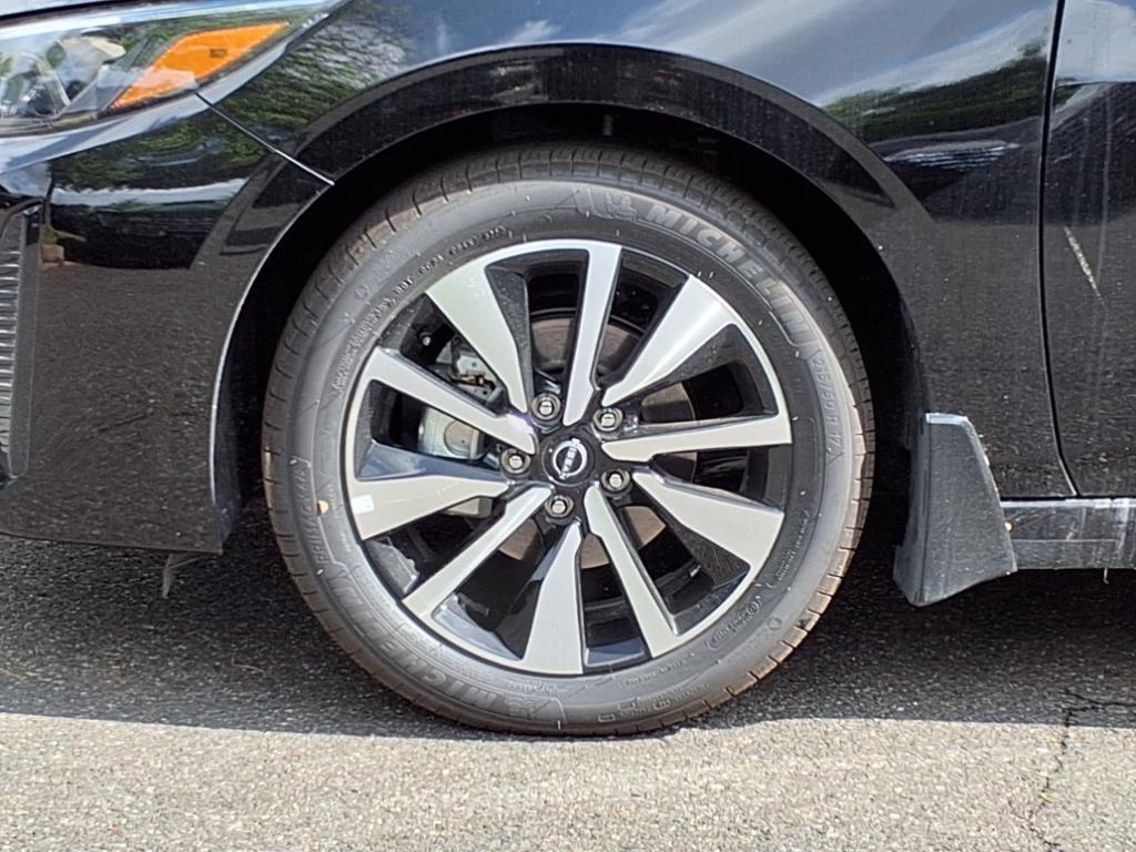 new 2025 Nissan Sentra car, priced at $25,695