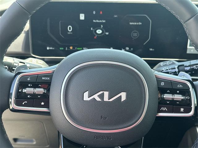new 2025 Kia Carnival Hybrid car, priced at $57,735