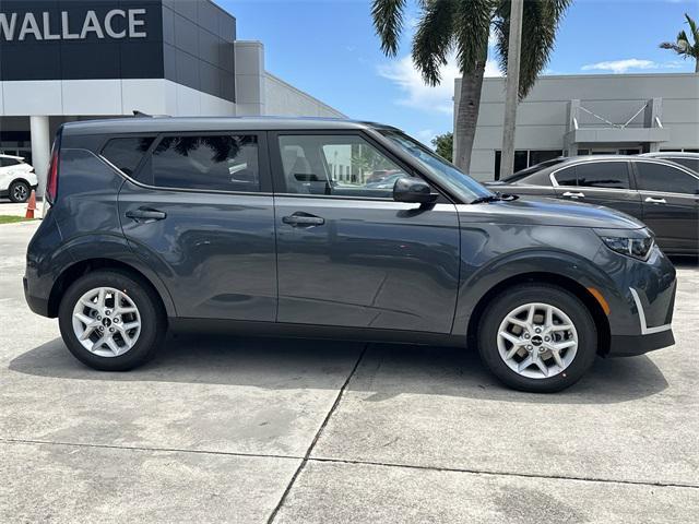 new 2025 Kia Soul car, priced at $22,560