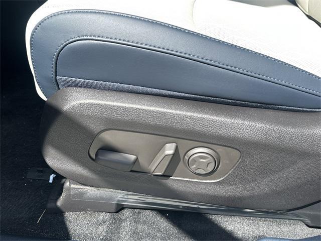 new 2026 Kia Carnival Hybrid car, priced at $50,835