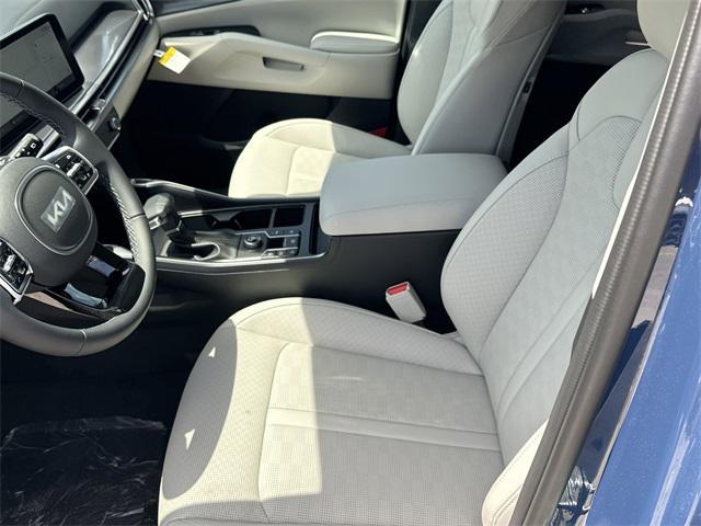 new 2025 Kia Sorento car, priced at $38,325