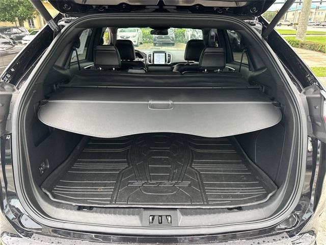 used 2022 Ford Edge car, priced at $31,999
