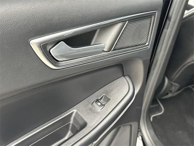 used 2022 Ford Edge car, priced at $31,999