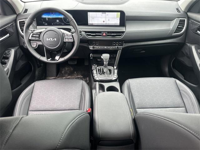 new 2025 Kia Seltos car, priced at $28,155