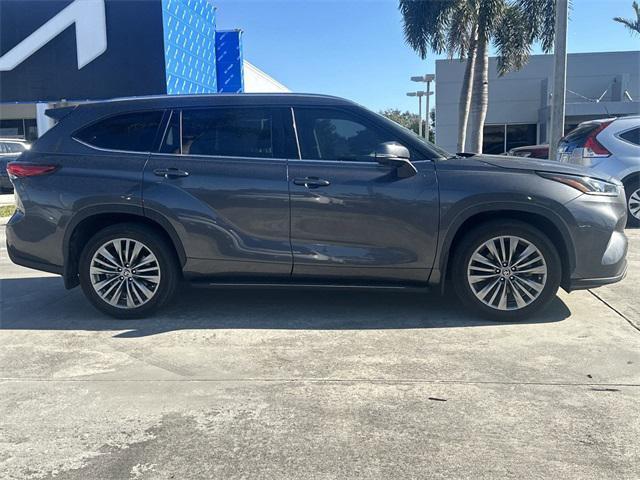 used 2021 Toyota Highlander car, priced at $39,499