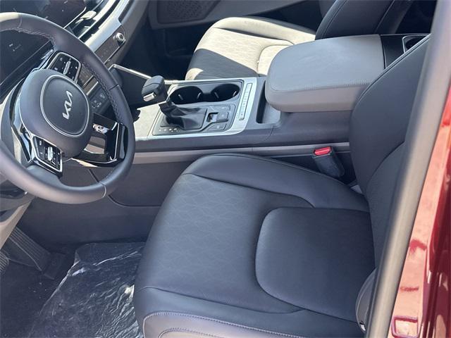 new 2025 Kia Carnival car, priced at $40,675