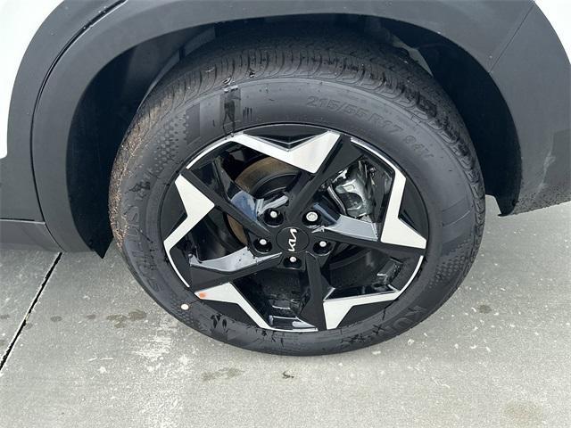 new 2025 Kia Seltos car, priced at $27,545