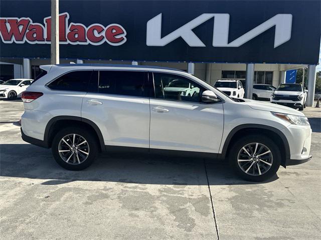 used 2019 Toyota Highlander car, priced at $24,899