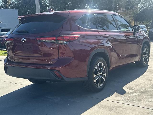 used 2020 Toyota Highlander car, priced at $25,999