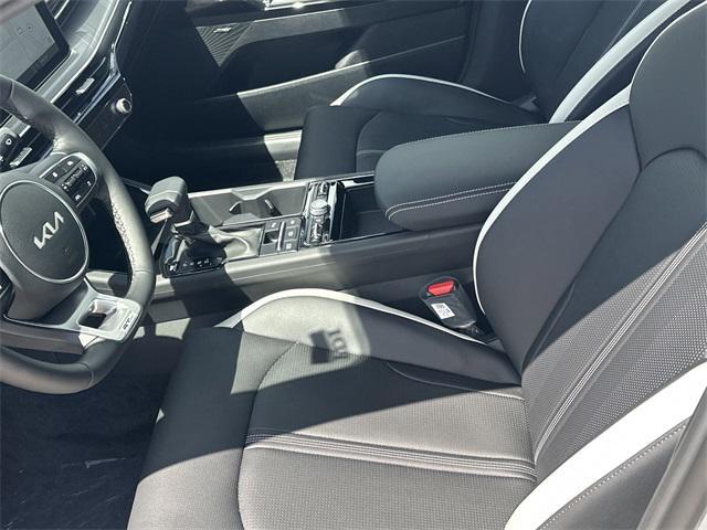 new 2025 Kia K5 car, priced at $33,995