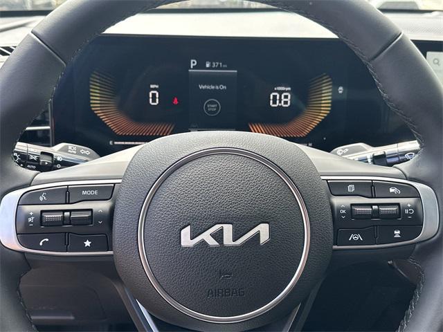 new 2025 Kia K5 car, priced at $30,175