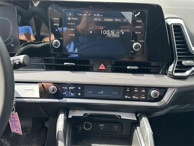 new 2025 Kia Sportage Hybrid car, priced at $30,490