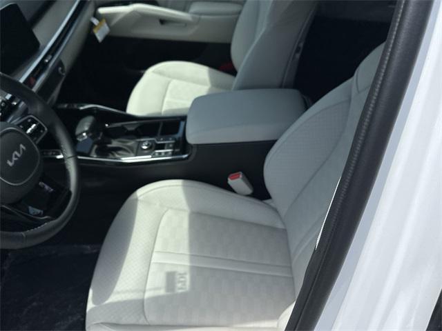 new 2025 Kia Sorento car, priced at $44,175