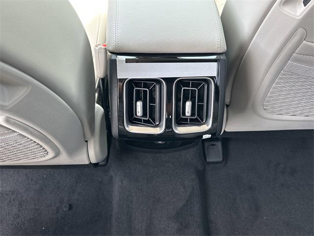 new 2025 Kia Sorento car, priced at $44,175