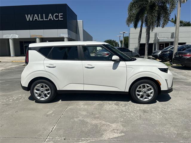 new 2025 Kia Soul car, priced at $23,255