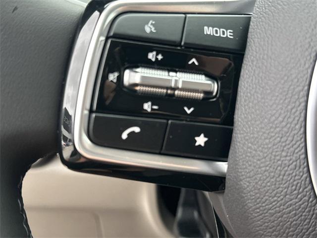new 2025 Kia Carnival car, priced at $43,075