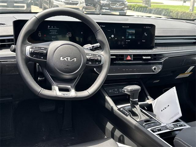 new 2025 Kia K5 car, priced at $29,900