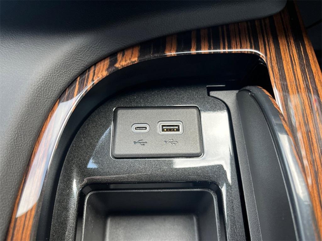 used 2024 Cadillac Escalade car, priced at $81,991