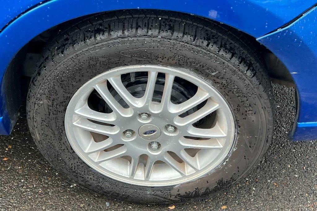 used 2010 Ford Focus car, priced at $5,999
