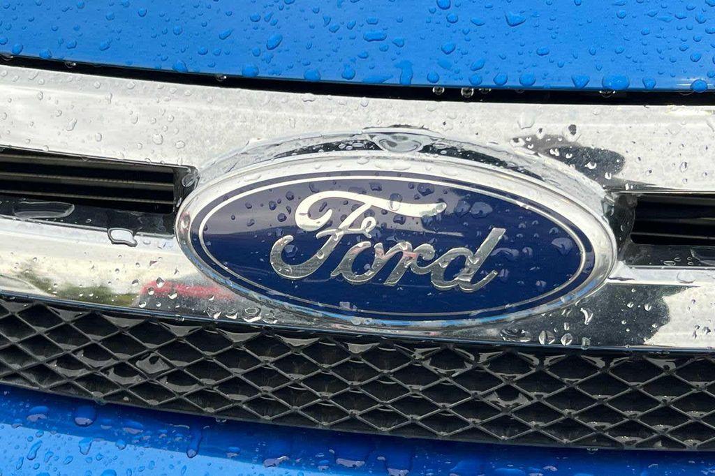 used 2010 Ford Focus car, priced at $5,999