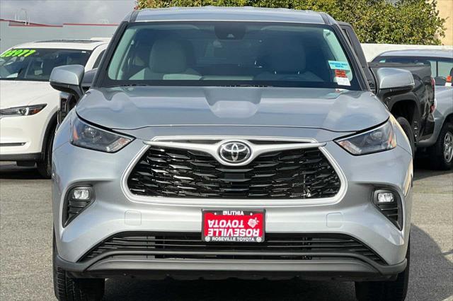 used 2023 Toyota Highlander car, priced at $32,977