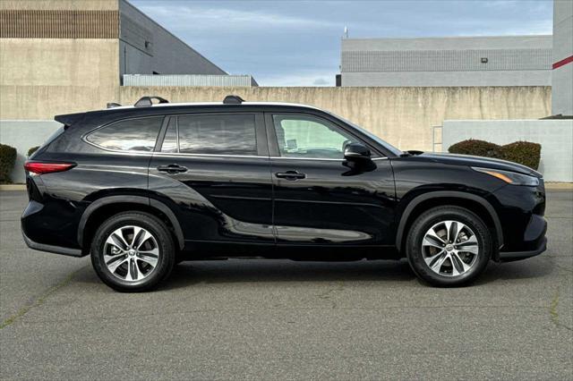 used 2023 Toyota Highlander car, priced at $37,977