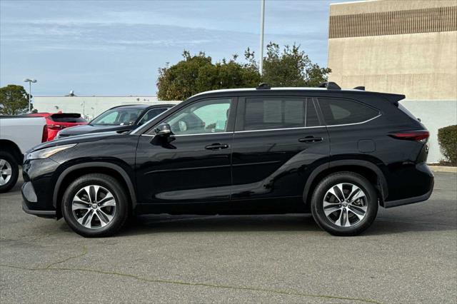 used 2023 Toyota Highlander car, priced at $37,977