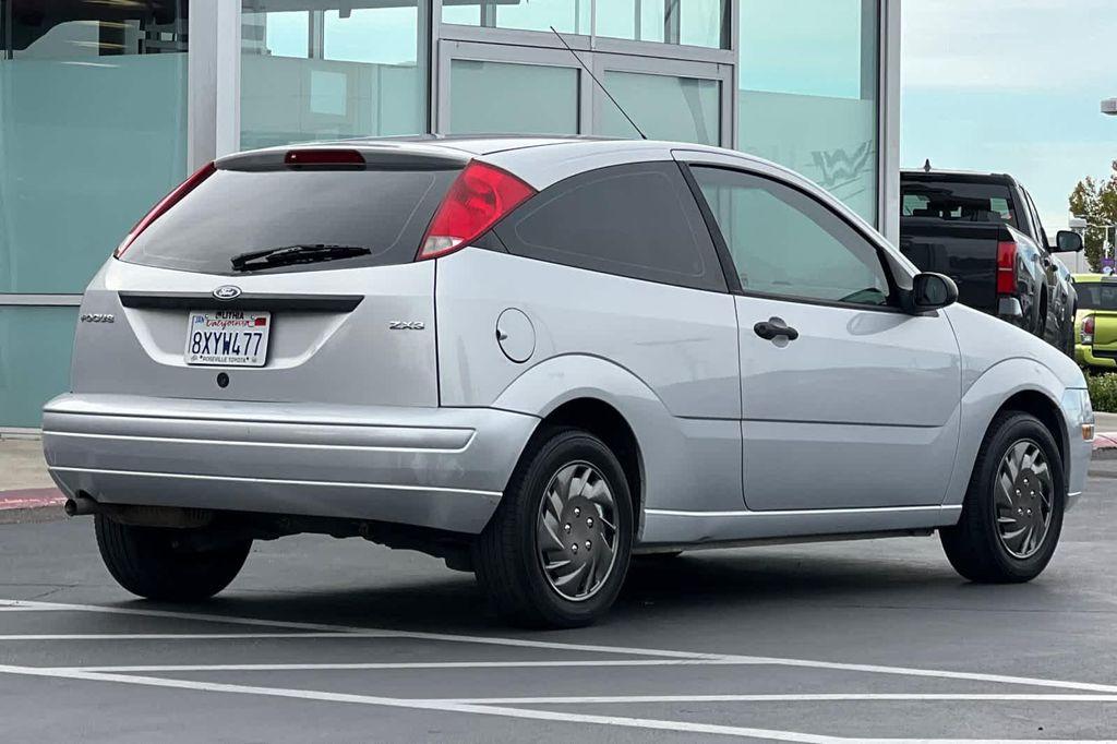 used 2005 Ford Focus car, priced at $4,999